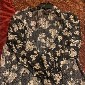 Women’s top worn once